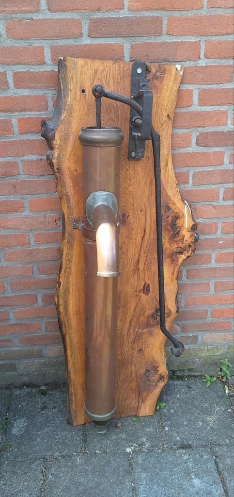 Prachtige koperen waterpomp op boomplak., Tuin en Terras, Ophalen, Gebruikt, Overige typen, Onbekend