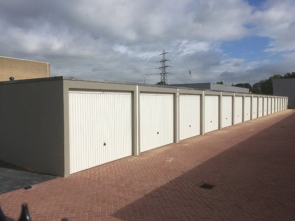 Moderne Garagebox 18 m² te huur Zaagmolenpad (Doetinchem), Auto diversen, Autostallingen en Garages