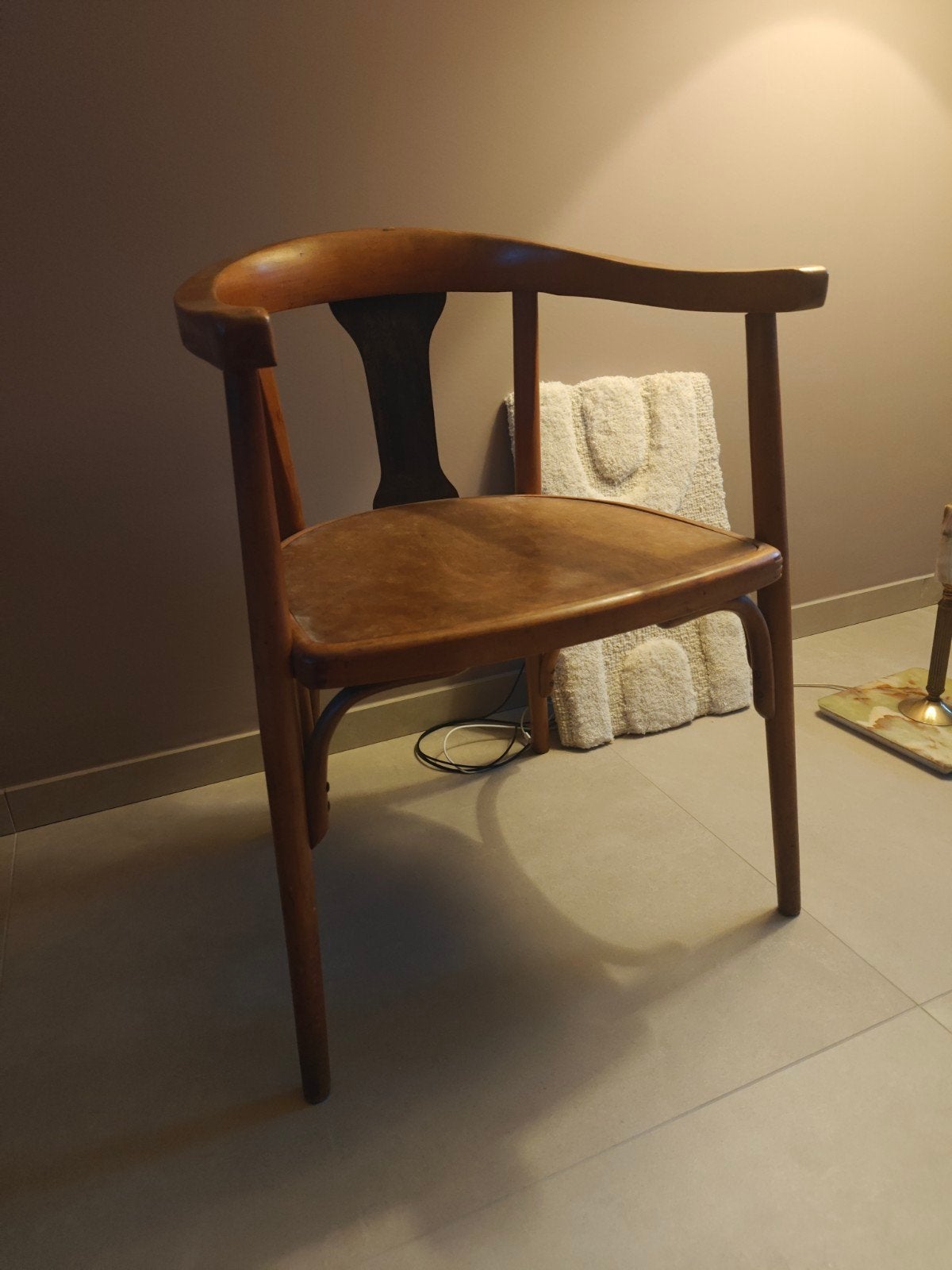 Authentieke bentwood stoel van Fischel, Ophalen