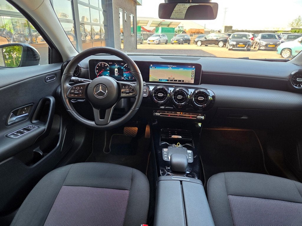 Mercedes-Benz A-klasse 180 Business Solution | Automaat | NL, 136 pk, Gebruikt, 4 cilinders, Zwart