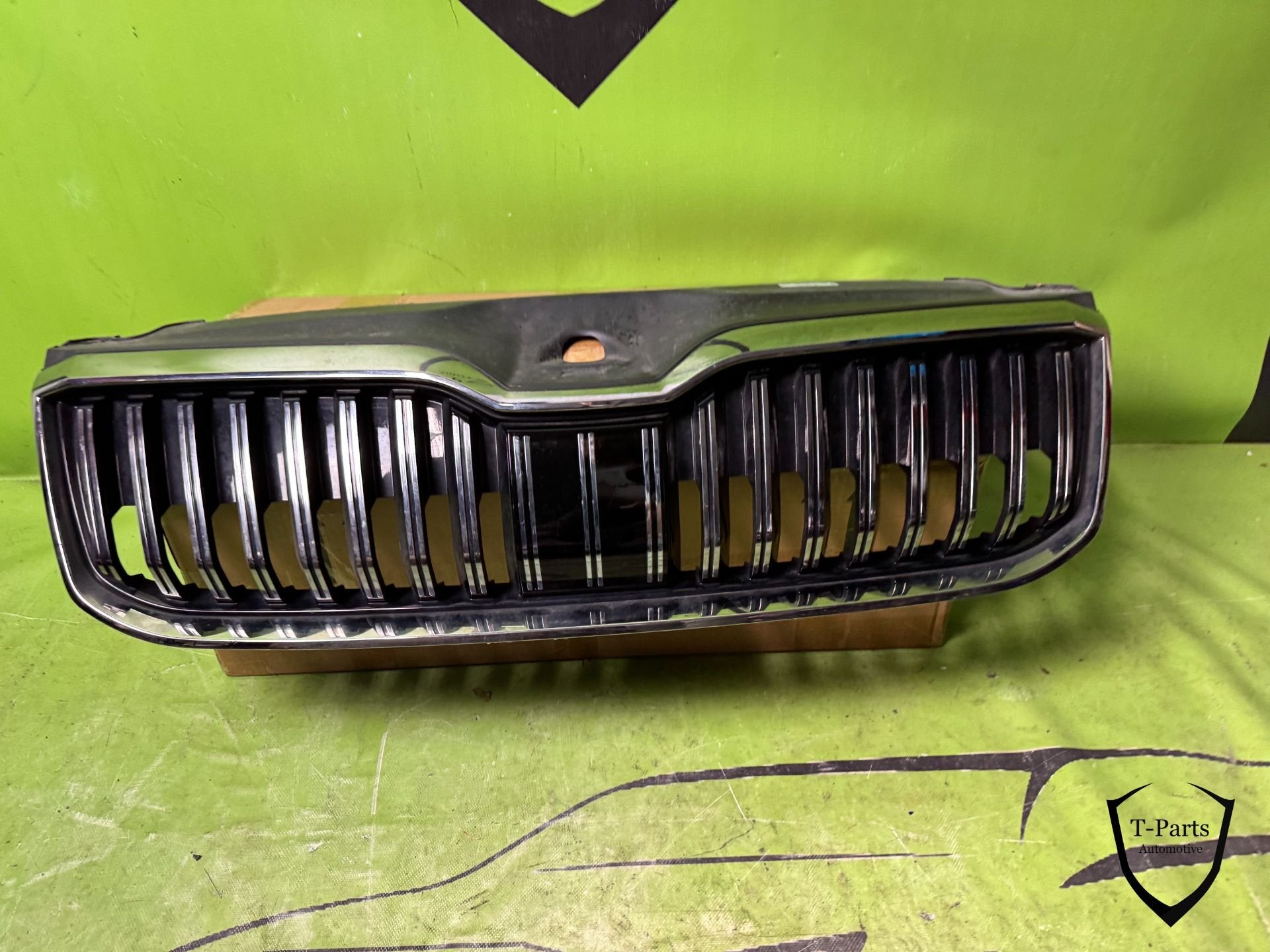 skoda superb grille bumper voorbumper, Skoda, Bumper, Skoda Auto a.s., Gebruikt