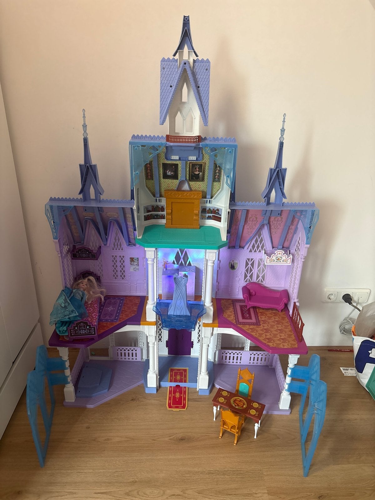 Disney Frozen Kasteel met Elsa pop en meubels, Ophalen, Zo goed als nieuw, Overige typen