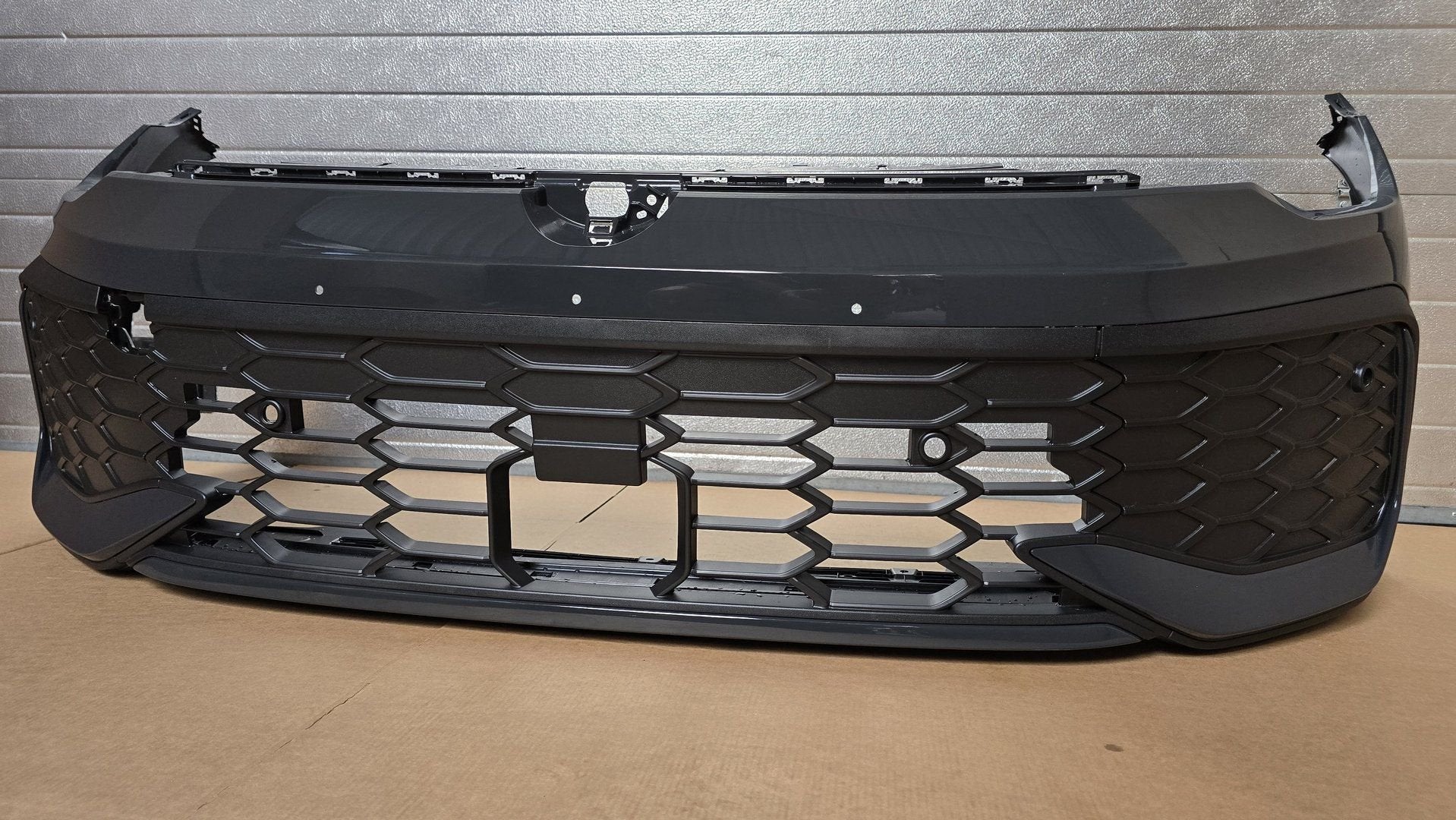Voorbumper VW Golf 8 VIII 8.5 FACELIFT GTI GTD 4xPDC bj.2024, Gebruikt, -, Voor, Ophalen of Verzenden