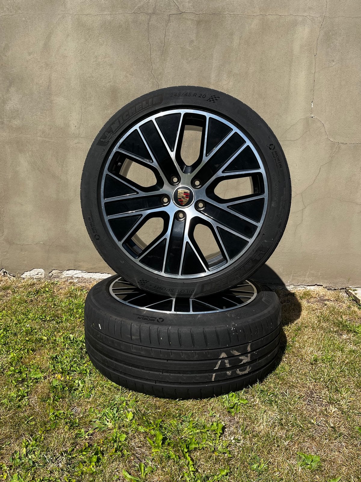 Originele Porsche Taycan Velgen - Lichte schade aan één, Auto-onderdelen, Banden en Velgen, Ophalen, Banden en Velgen, Personenwagen