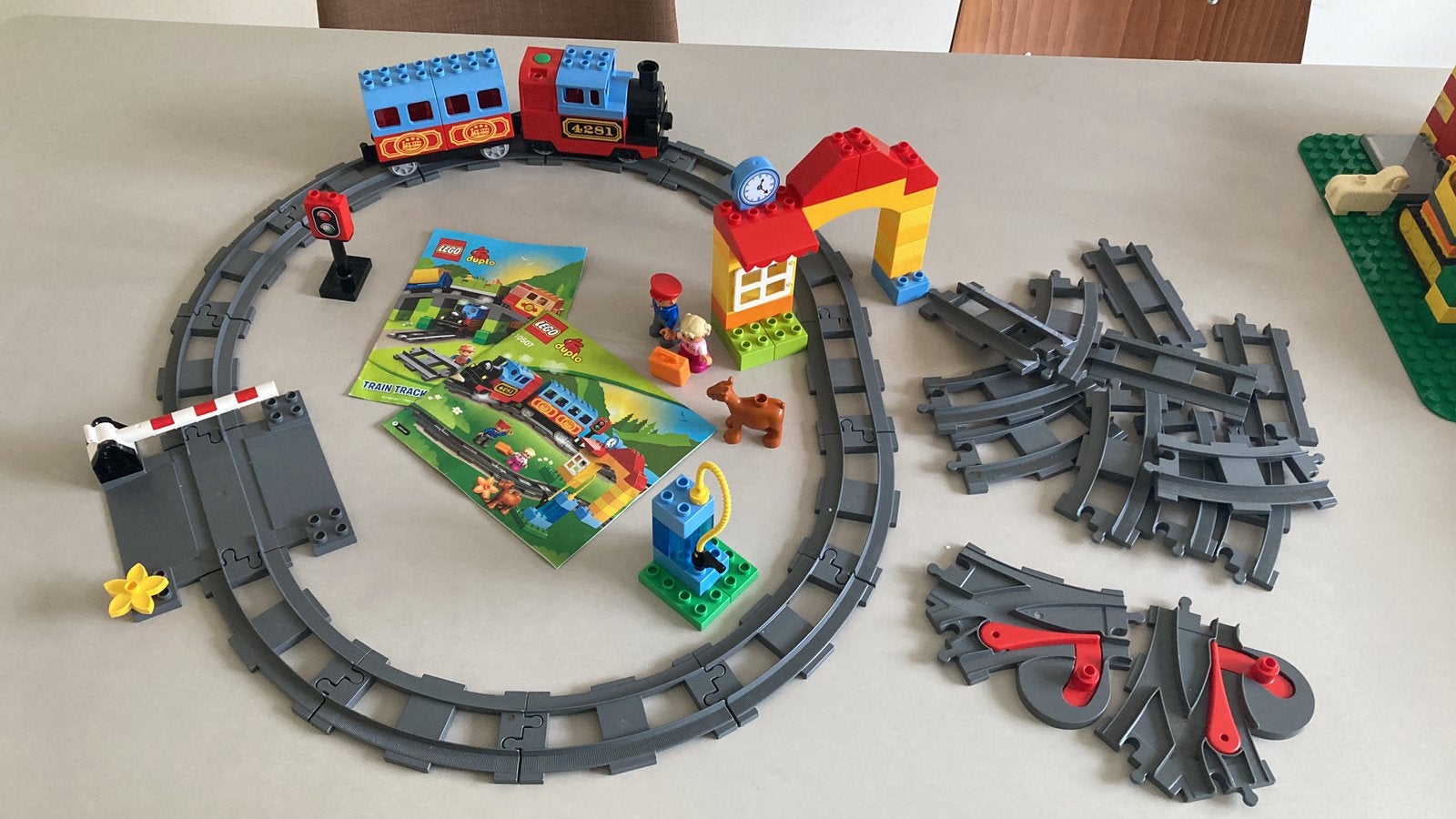 Duplo treinset 10507 + 10506 spoorboom + wissels, Ophalen, Gebruikt, Compleet, Duplo