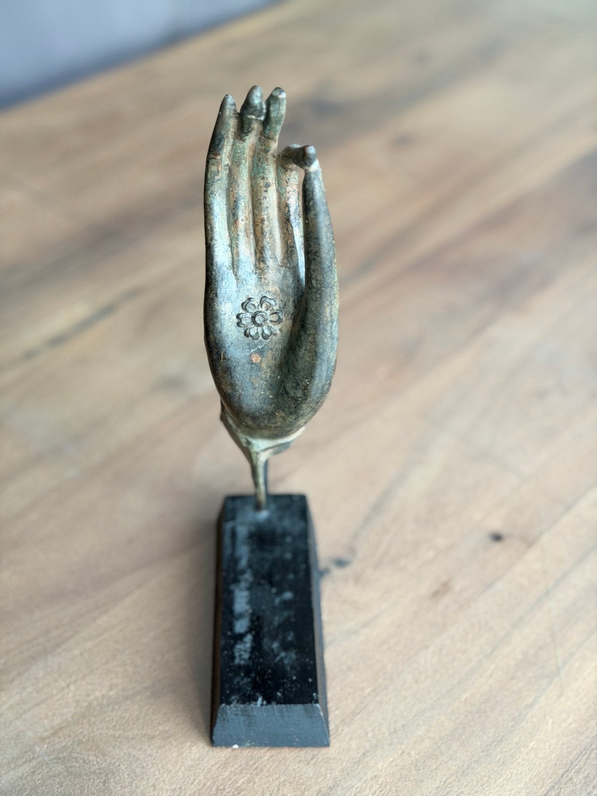 Boeddha hand sculptuur - Brons - Aziatisch, Antiek en Kunst, Ophalen, Minder dan 20 cm, Beeld, Bruin