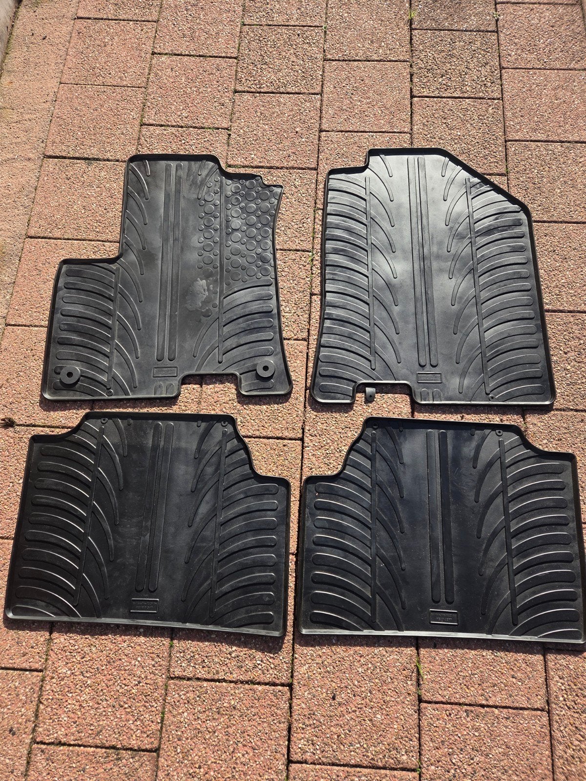 rubber matten Kia Niro, Auto diversen, Ophalen of Verzenden, Zo goed als nieuw