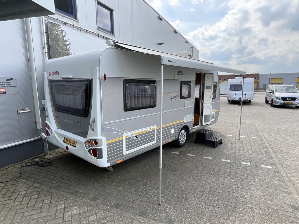 Dethleffs Camper Lifestyle 510 V ENKELE BEDDEN-LUIFEL, Caravans en Kamperen, Caravans, Schokbreker, Rondzit, Bedrijf, Dethleffs