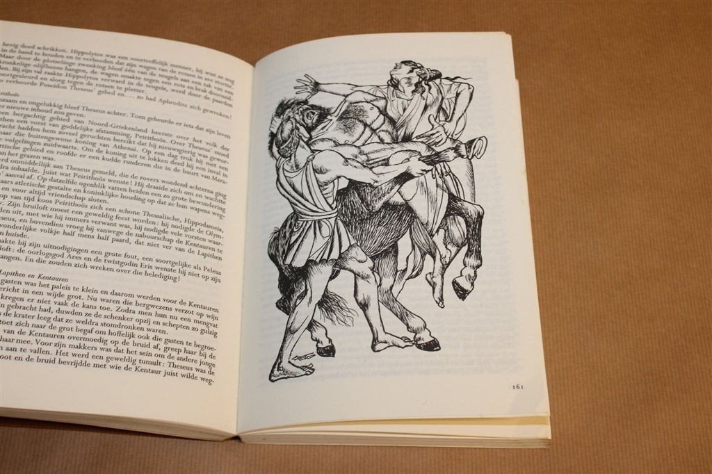 Mythen en Sagen van de Griekse Wereld — 342 pag, Boeken, Ophalen of Verzenden, 14e eeuw of eerder, Gelezen, Europa