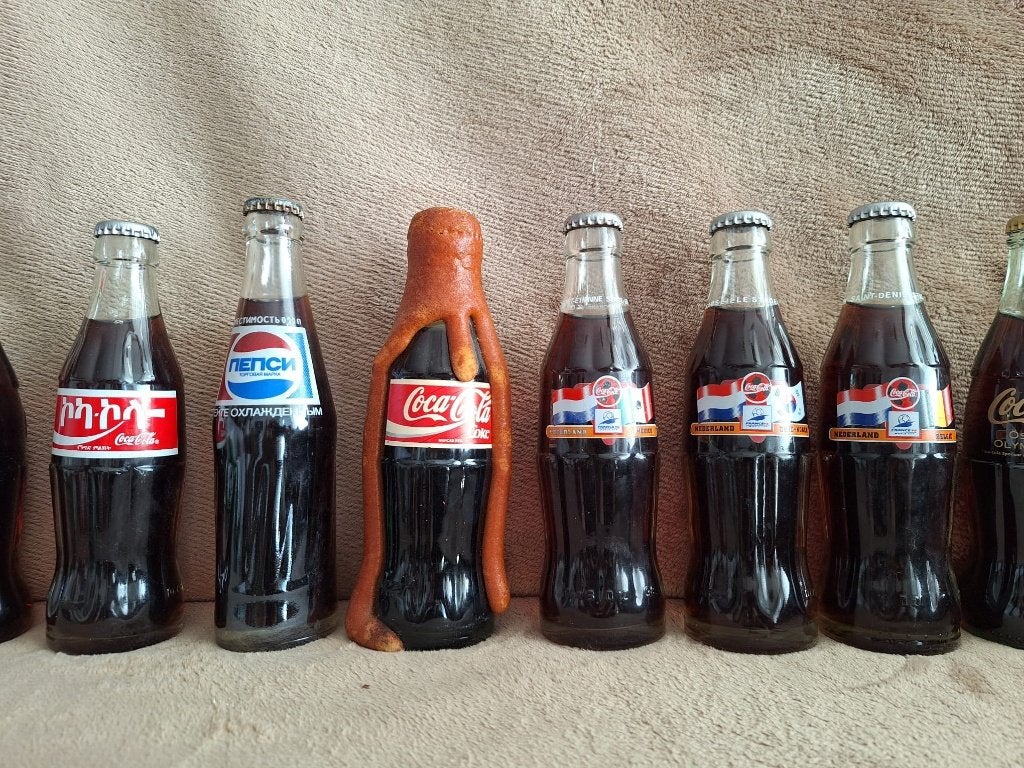 10 Unieke vintage Coca-Cola (en 1 Pepsi) flessen (zeldzaam), Ophalen, Nieuw, Gebruiksvoorwerp
