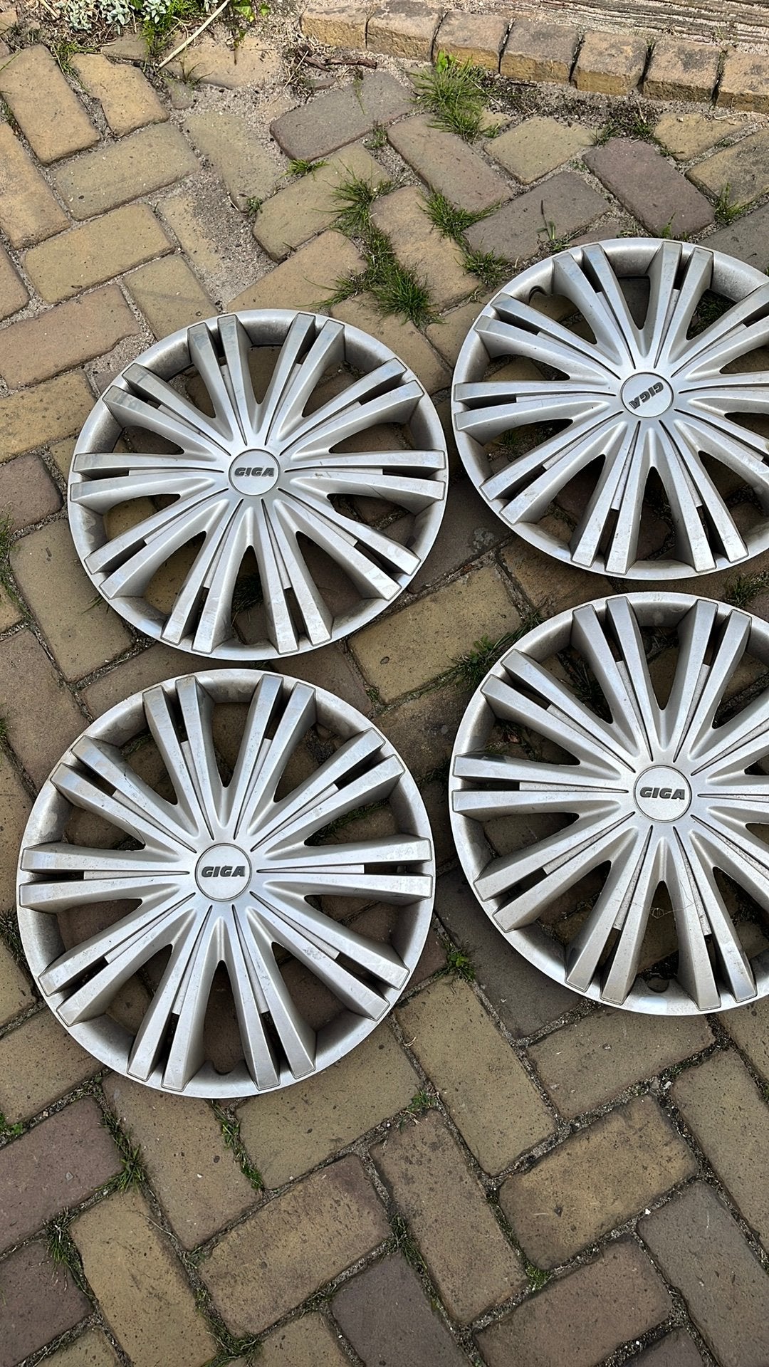 Kunstof wieldoppen giga 16 inch, Auto diversen, Wieldoppen, Ophalen, Gebruikt