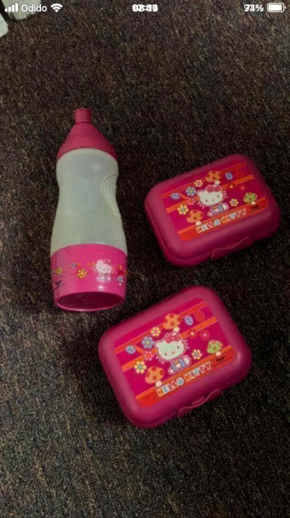 Tupperware kop en schotel hello kitty muffins, Ophalen of Verzenden, Zo goed als nieuw, Beker of Kan