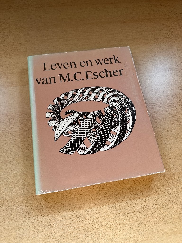 Leven en werk van M.C. Escher | Kunstboek, Ophalen of Verzenden, Gelezen, Overige onderwerpen, M.C. Escher