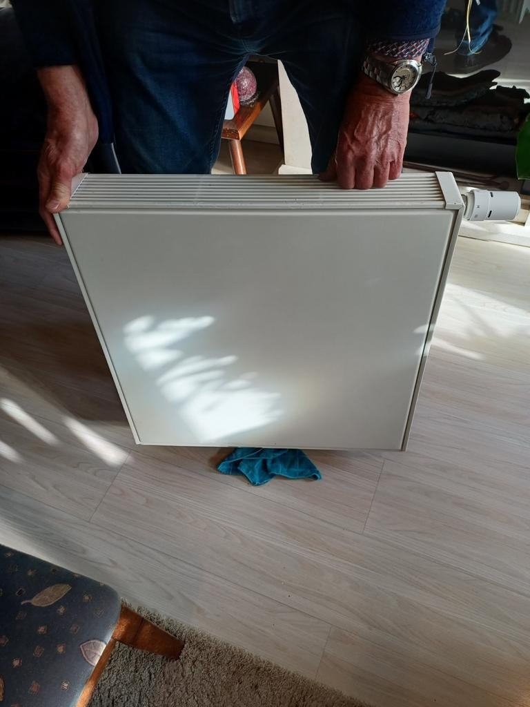 Vasco radiator 60x60 cm, 975 watt, Doe-het-zelf en Verbouw, Verwarming en Radiatoren, Ophalen