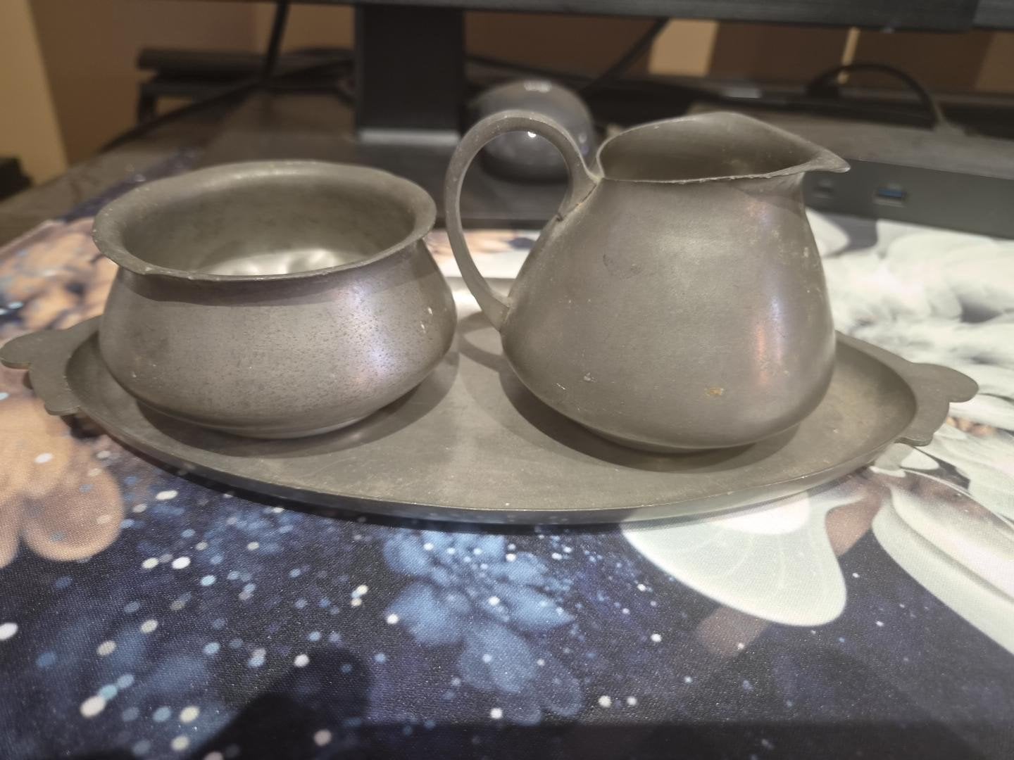 Vintage tinnen melk- en suikerstel met dienblad – Pewter Pol, Antiek en Kunst, Ophalen of Verzenden