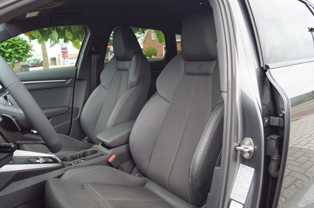 Audi A3 Sportback 45 TFSIe (245pk) 3X S-line S3 Look/Carbon/, Automaat, Dealer onderhouden, Gebruikt, 4 cilinders