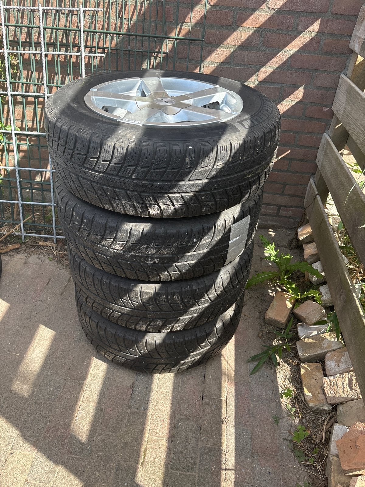 Set van 4 Michelin winterbanden op FOX velgen 195/65R15, Ophalen of Verzenden, Gebruikt