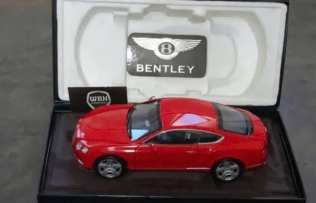 1:18 BENTLEY CONTINENTAL GT 2011 Minichamps dealer ed. WRH, Verzenden, Zo goed als nieuw, Auto, MiniChamps