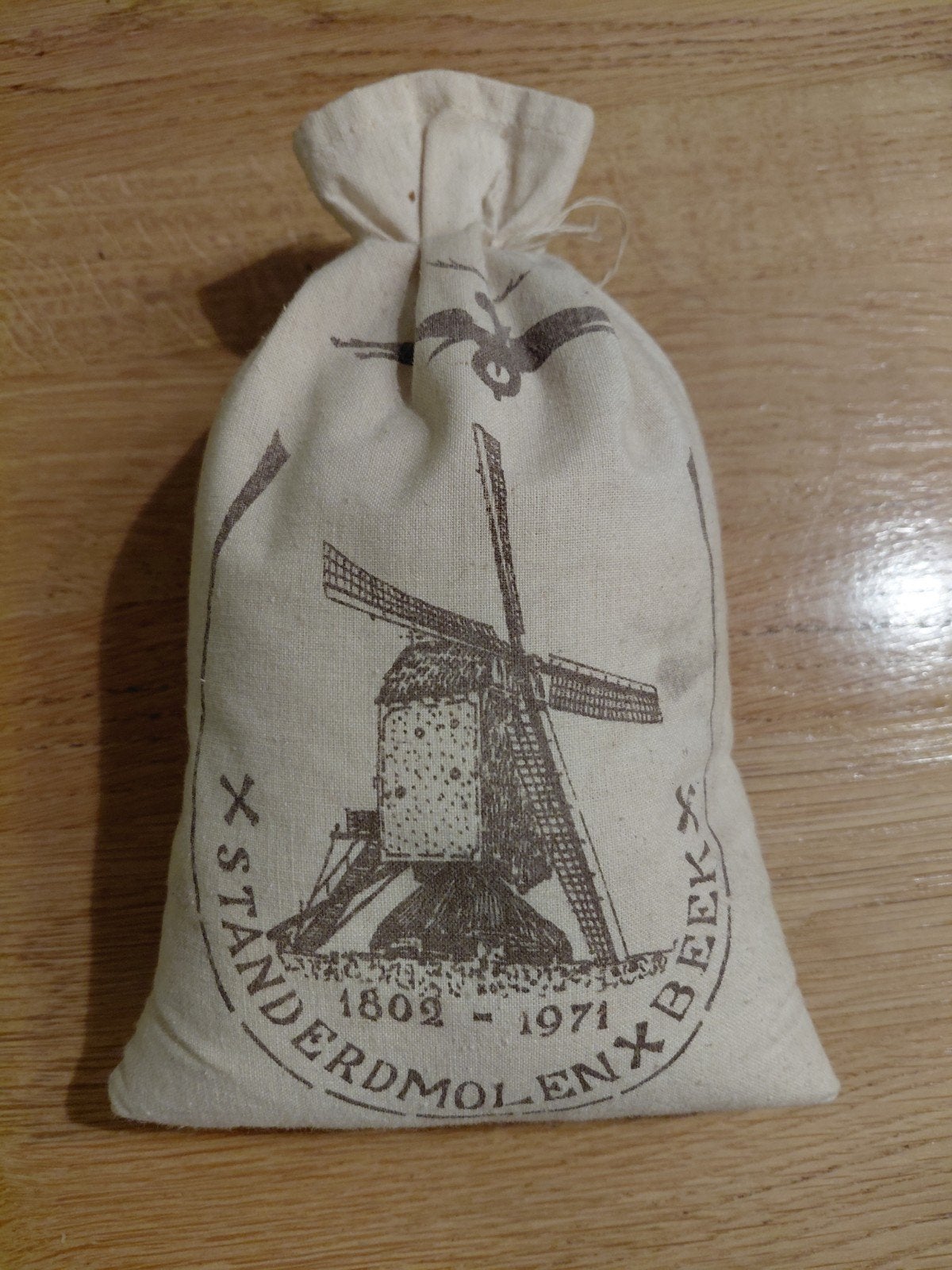 Decoratief zakje met molenopdruk - Standerdmolen Beek, Ophalen, Zo goed als nieuw