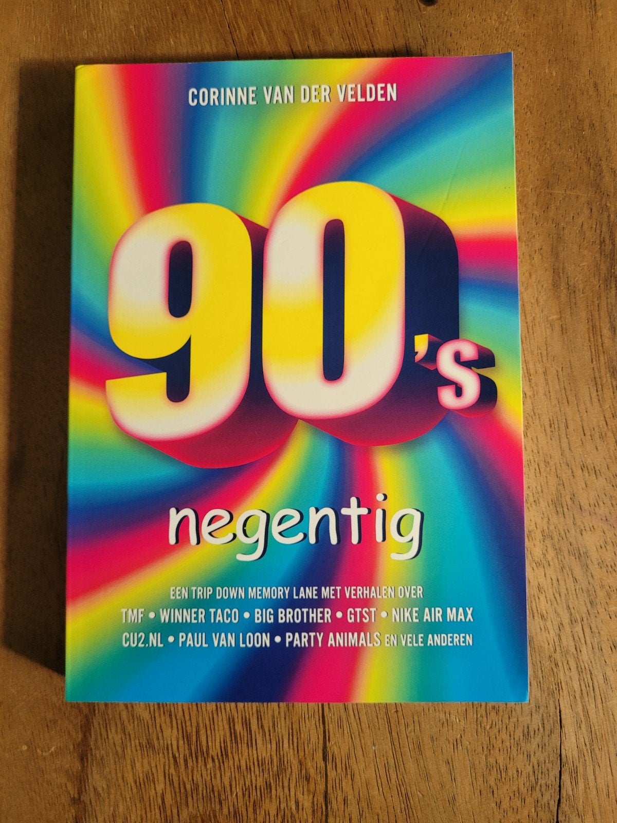 90's Negentig - Een trip down memory lane, Boeken, Ophalen of Verzenden, Zo goed als nieuw, Corinne van der Velden, Nederland