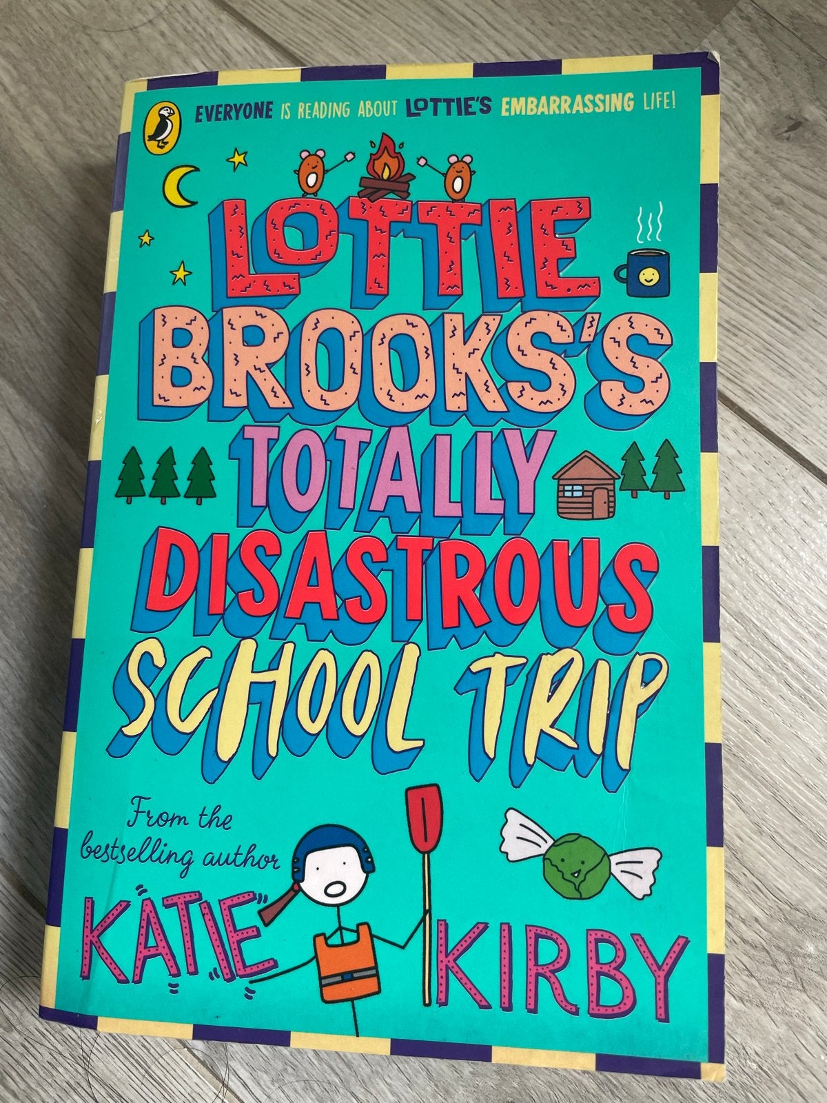 Lottie Brooks's Totally Disastrous School Trip - Katie Kirby, Boeken, Ophalen of Verzenden, Zo goed als nieuw, Fictie