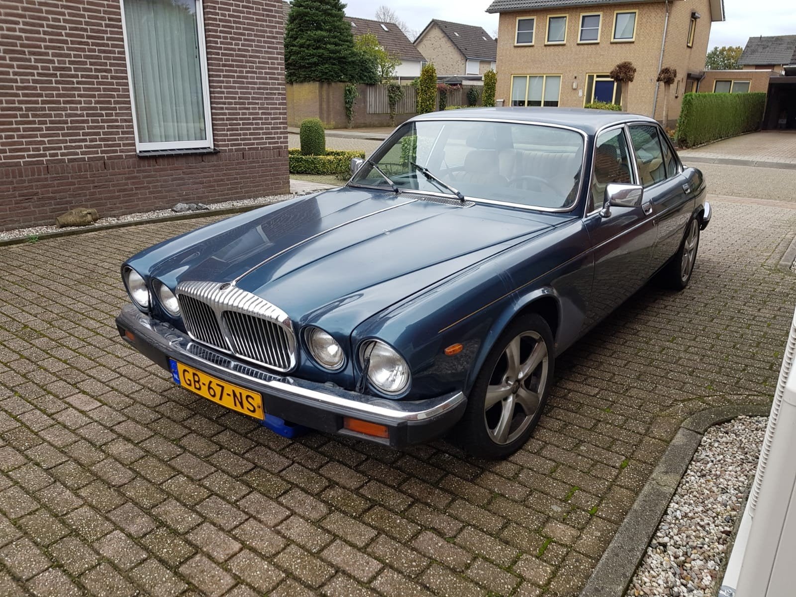 Daimler Sovereign 4.2 Series III AUT 1980 Blauw, Auto's, Automaat, Achterwielaandrijving, Beige, 4200 cc