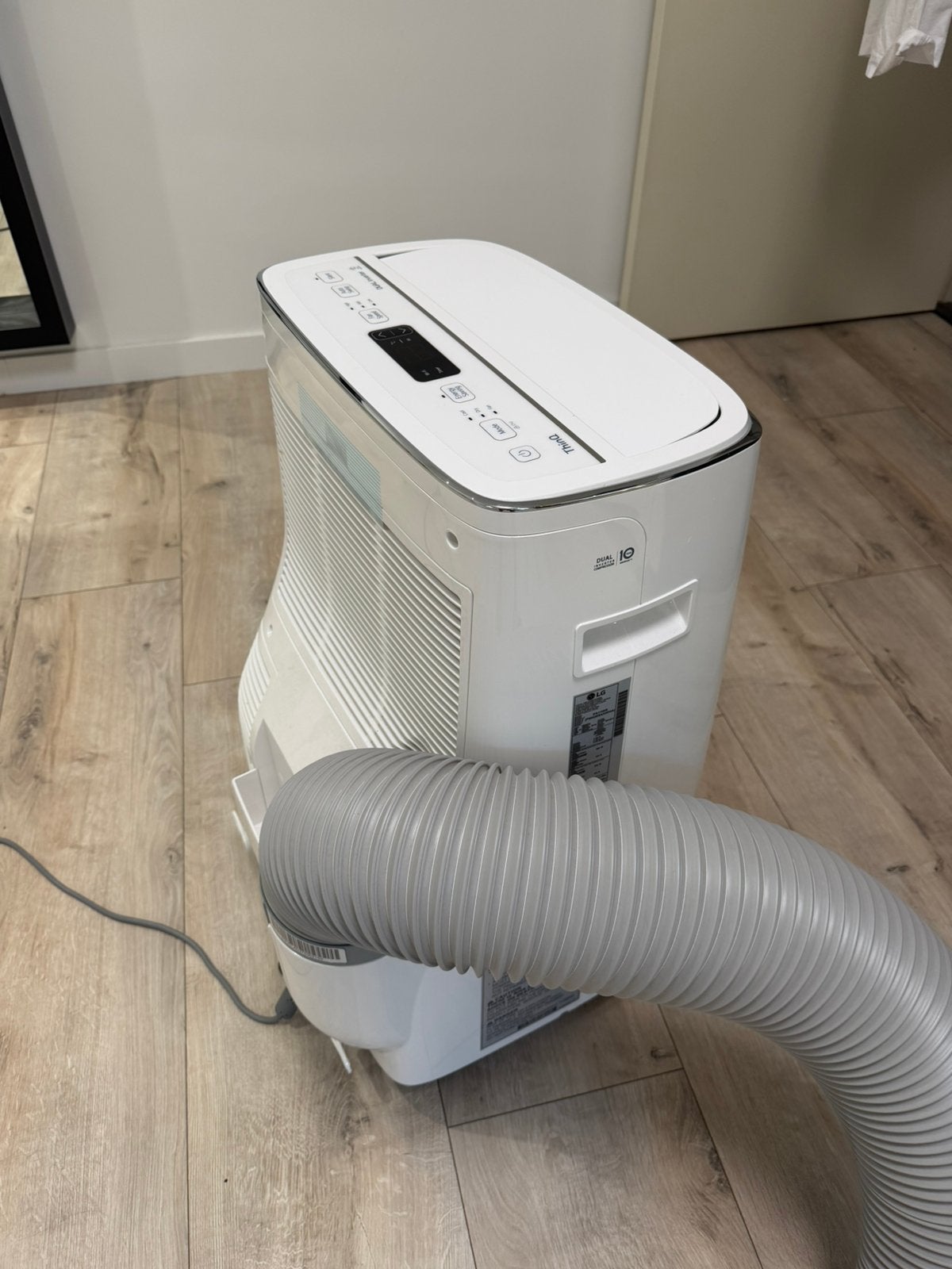 LG Mobiele Airco 8500 BTU WiFi + Afstandsbediening, Ophalen, 3 snelheden of meer, Zo goed als nieuw, Afstandsbediening