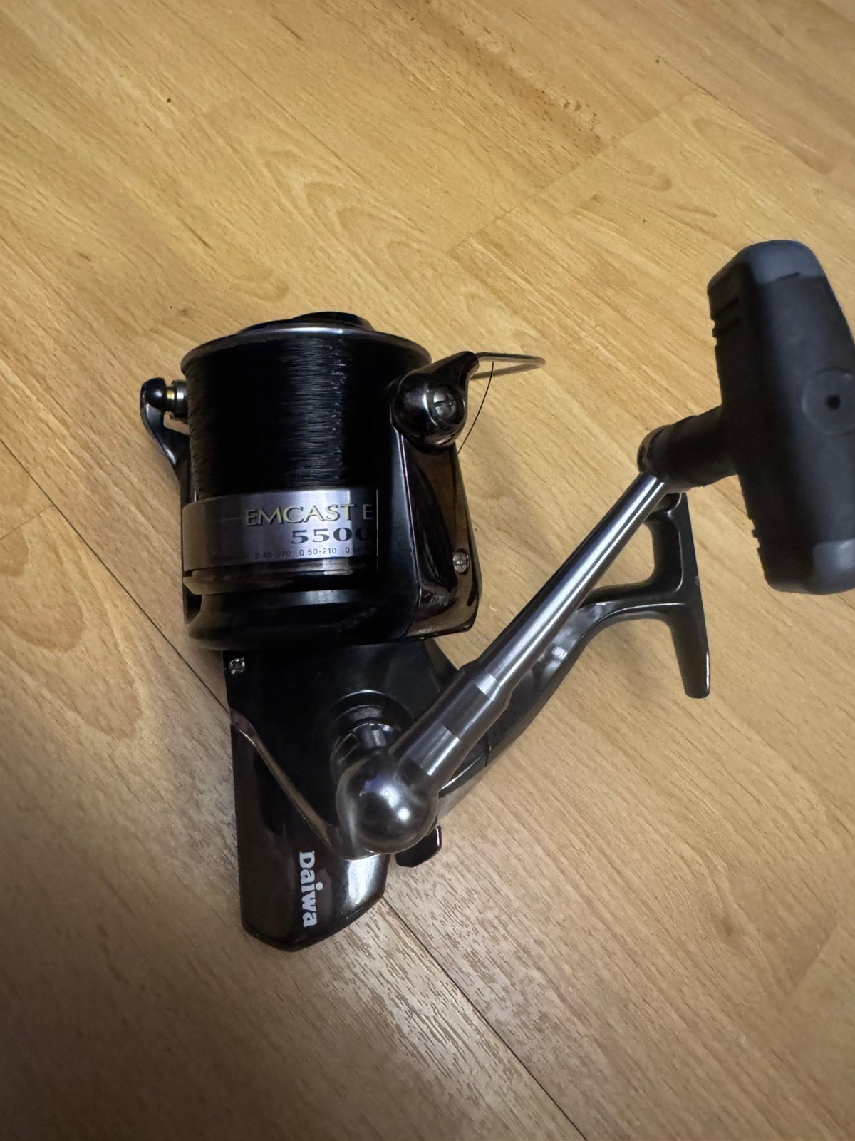 Daiwa emcast evo 5500 ab, Watersport en Boten, Hengelsport | Algemeen, Ophalen, Zo goed als nieuw, Molen