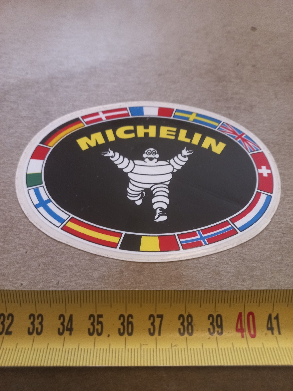 Vintage Michelin Bibendum Sticker met Landenvlaggen, Ophalen of Verzenden, Gebruikt