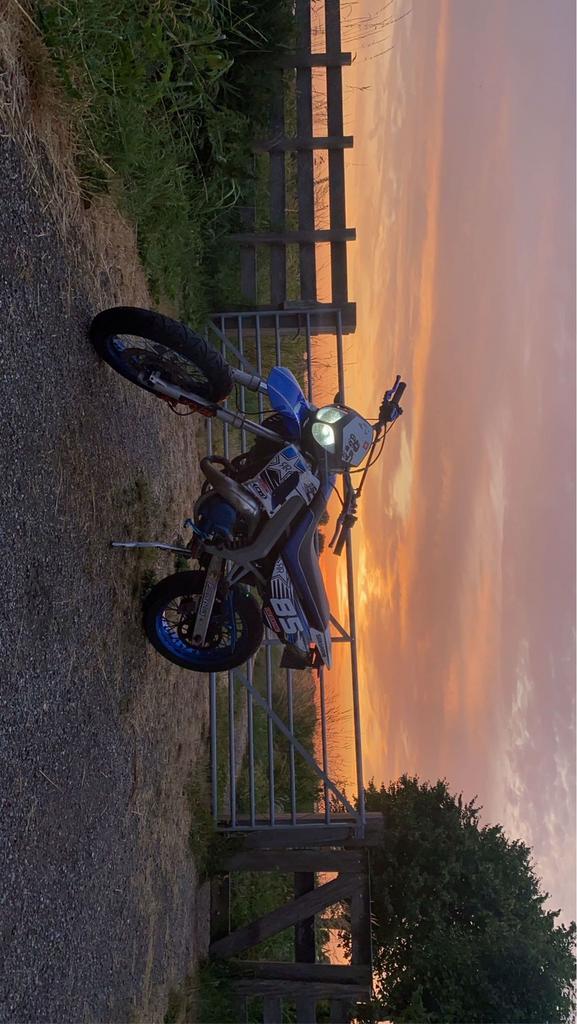 Derbi senda drd 85 anniversary, Fietsen en Brommers, Brommers | Derbi, Gebruikt, Maximaal 45 km/u, Ophalen