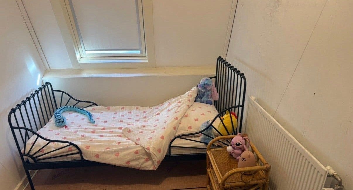 Zwart metalen kinderbed met spijlen, Ophalen, Gebruikt, 90 cm, Eenpersoons