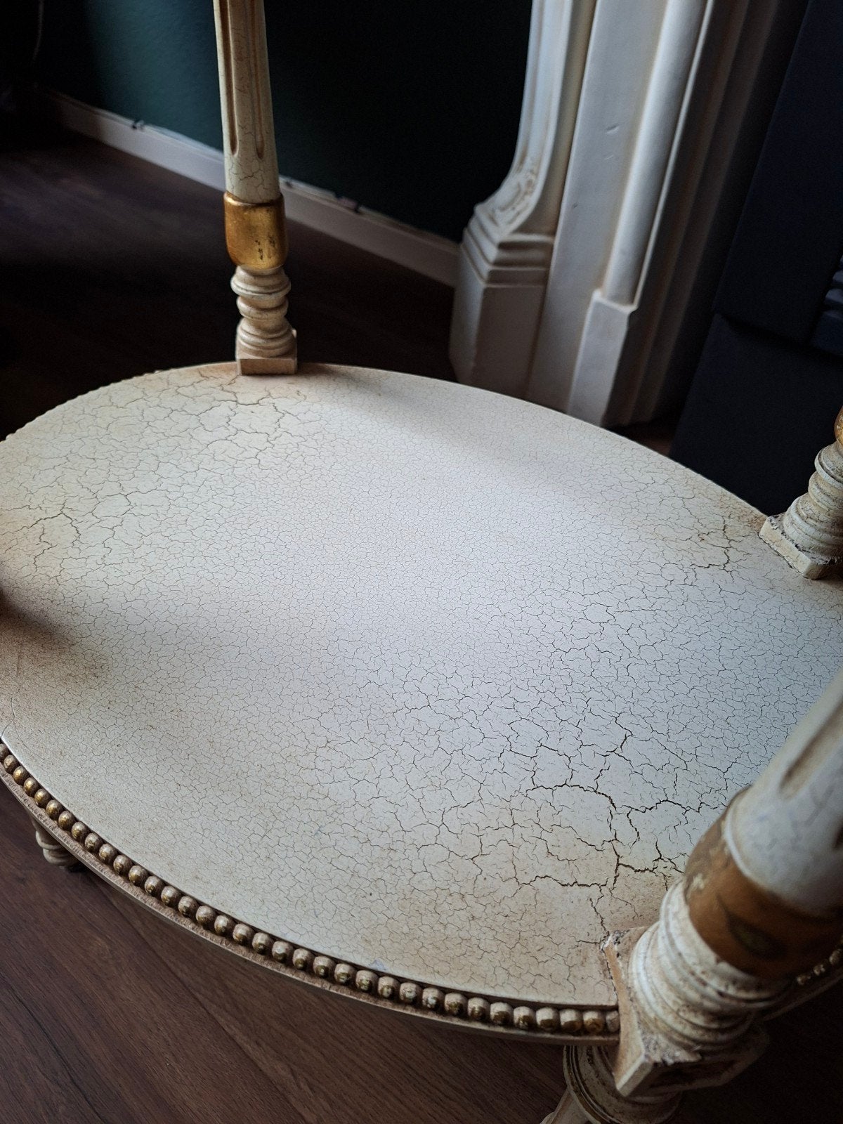Antieke bijzettafel met bloemmotief en craquelé afwerking, Ophalen