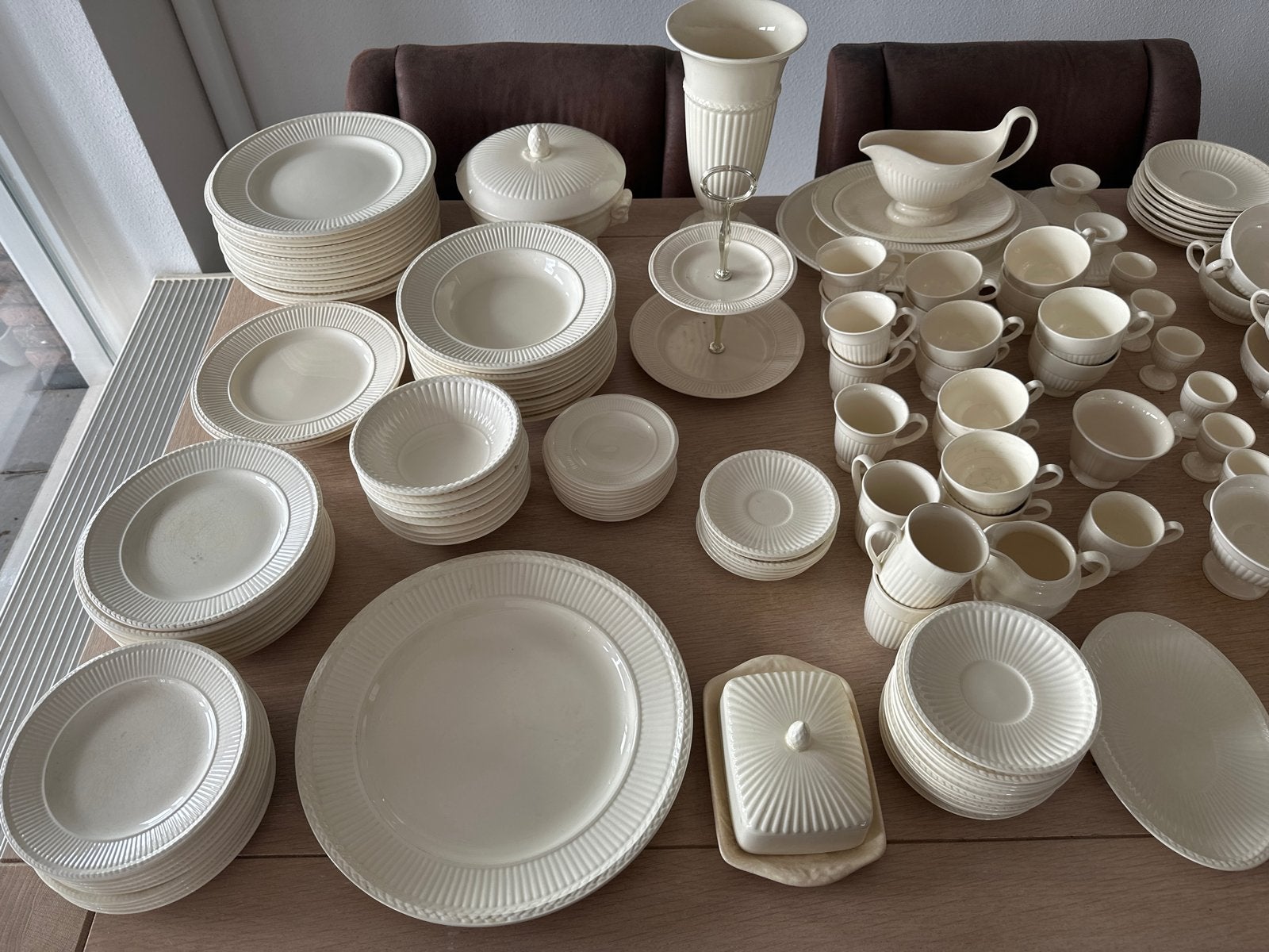 Uitgebreid Wedgwood Edme servies - Crèmekleurig, Ophalen, Gebruikt, Klassiek, Wedgwood