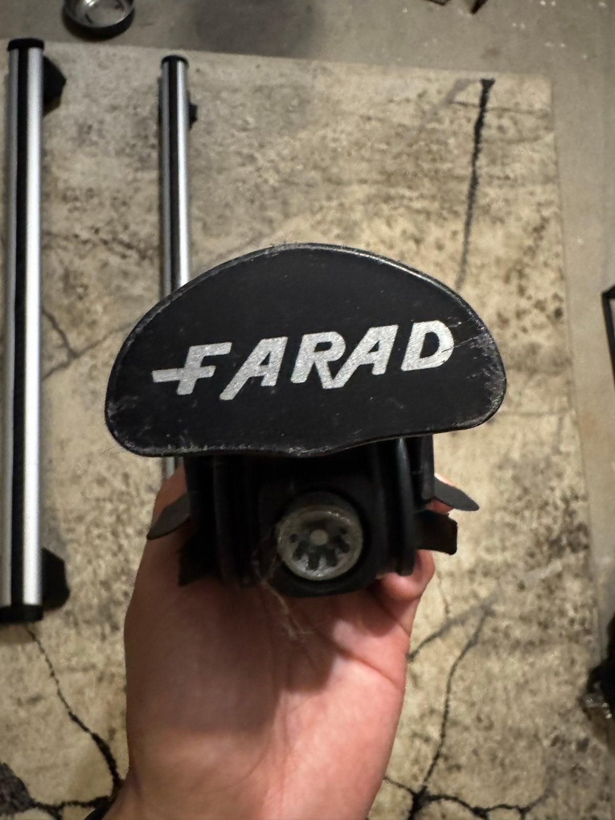Farad dakdragers universeel voor dakrails, Ophalen of Verzenden, Gebruikt