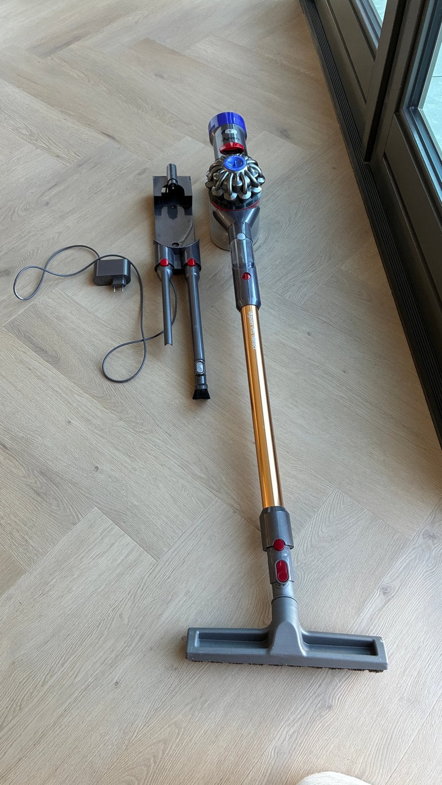 Dyson V8 steelstofzuiger - met gouden v15 steel