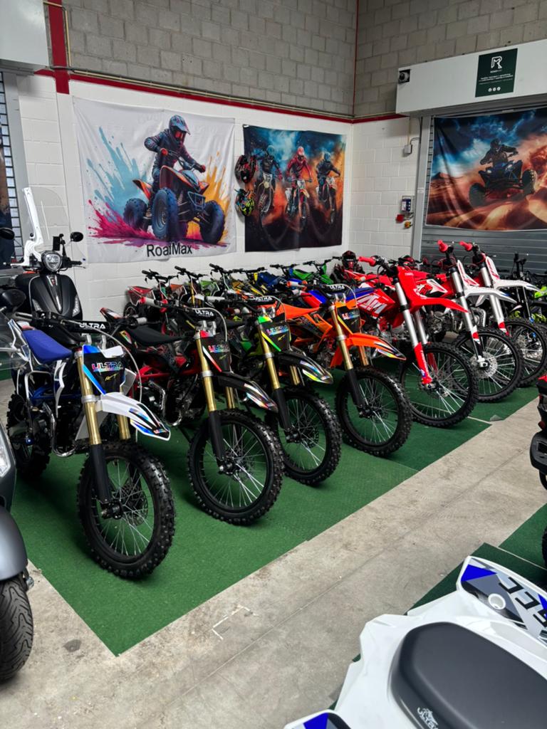 Apollo Thunder RFZ/ Ultra Motocross 125/150/300cc Crossmotor, Dr.Nolenslaan 157E 6136GM Sittard, Nieuw, Pitbike, Info@roadmax.nl