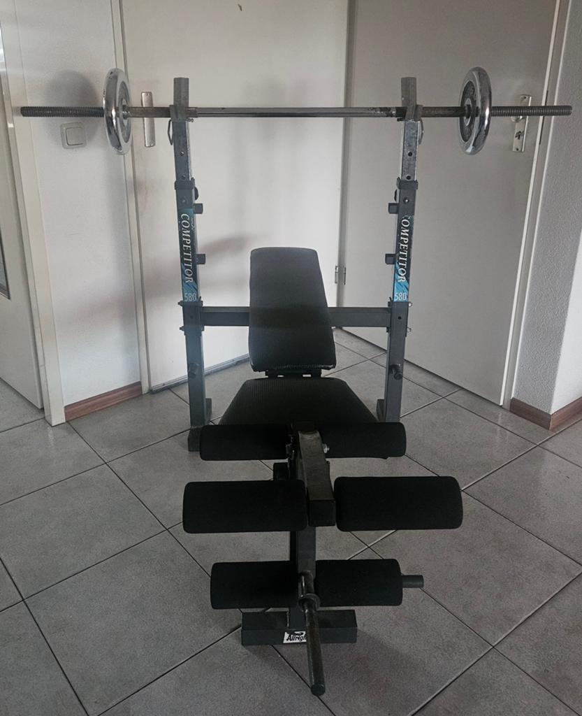 Verstelbare halterbank, halterstang & 2x 10kg halterschijven, Sport en Fitness, Fitnessmaterialen, Ophalen, Gebruikt, Benen, Fitnessbank