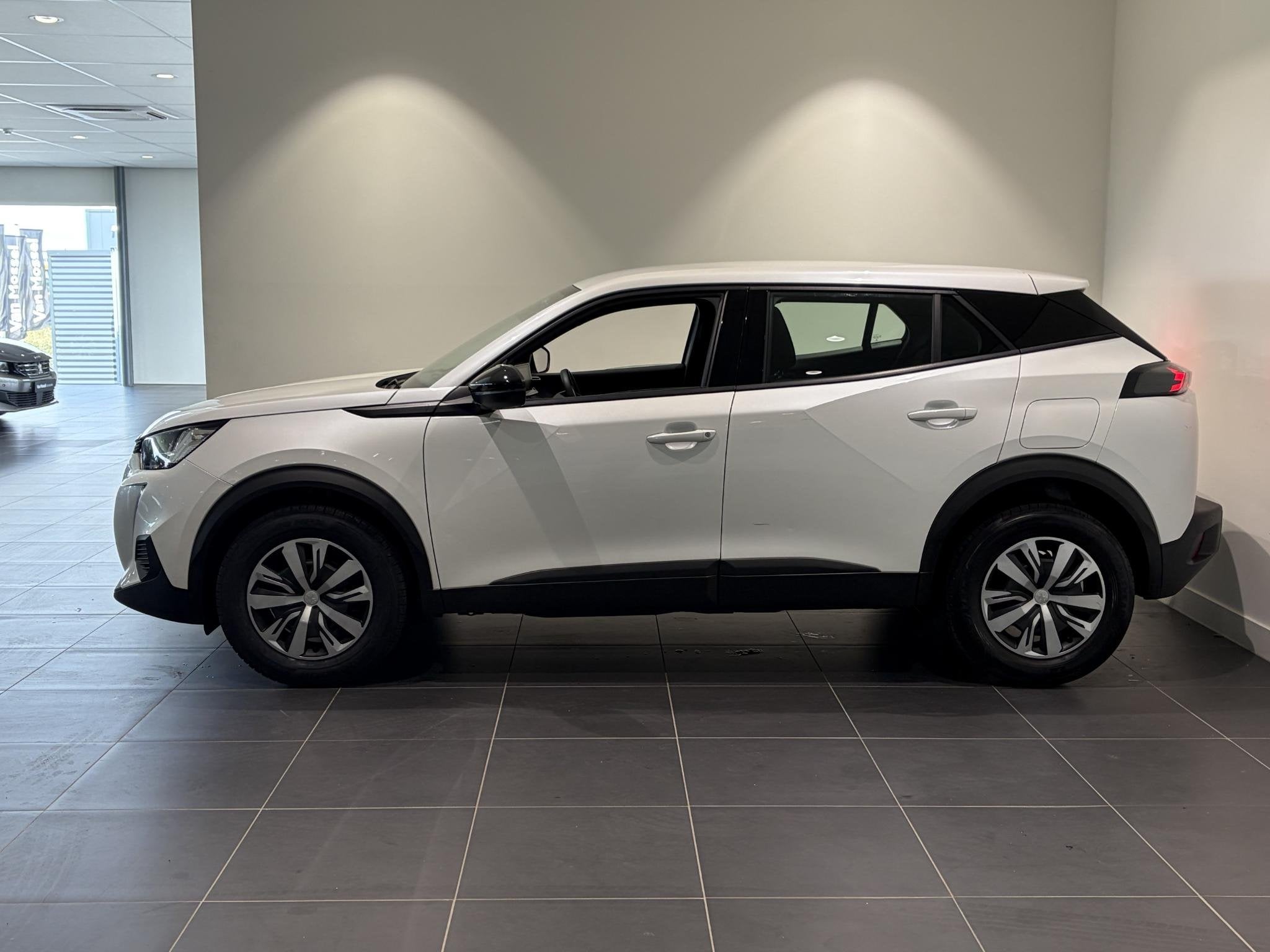 Peugeot 2008 1.2 PureTech Active AIRCO - CRUISECONTROL - HOG, Auto's, 12 maanden, Stof, Gebruikt, Euro 6