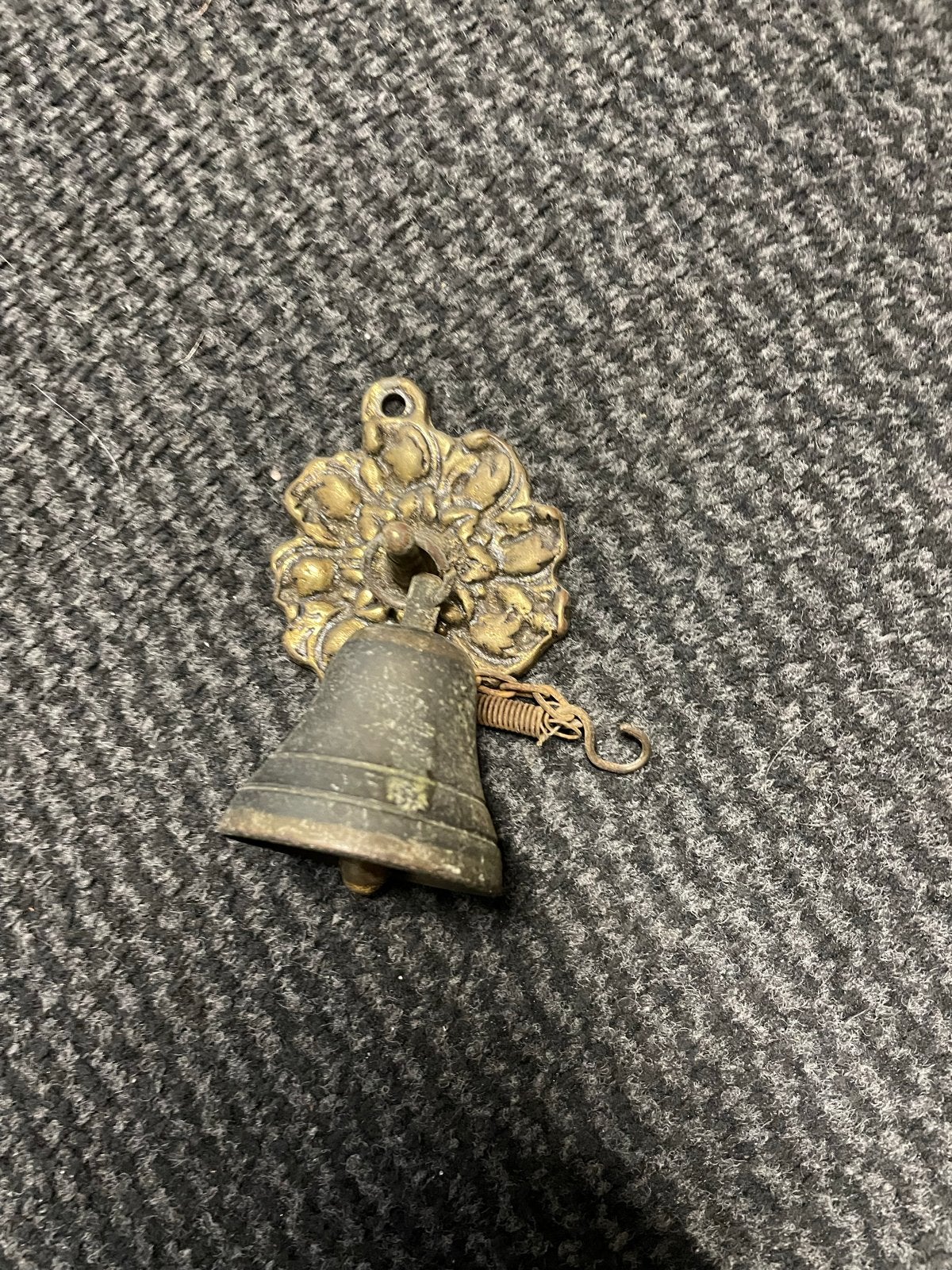 Antieke trekbel met sierlijke bevestiging, Antiek en Kunst, Ophalen of Verzenden