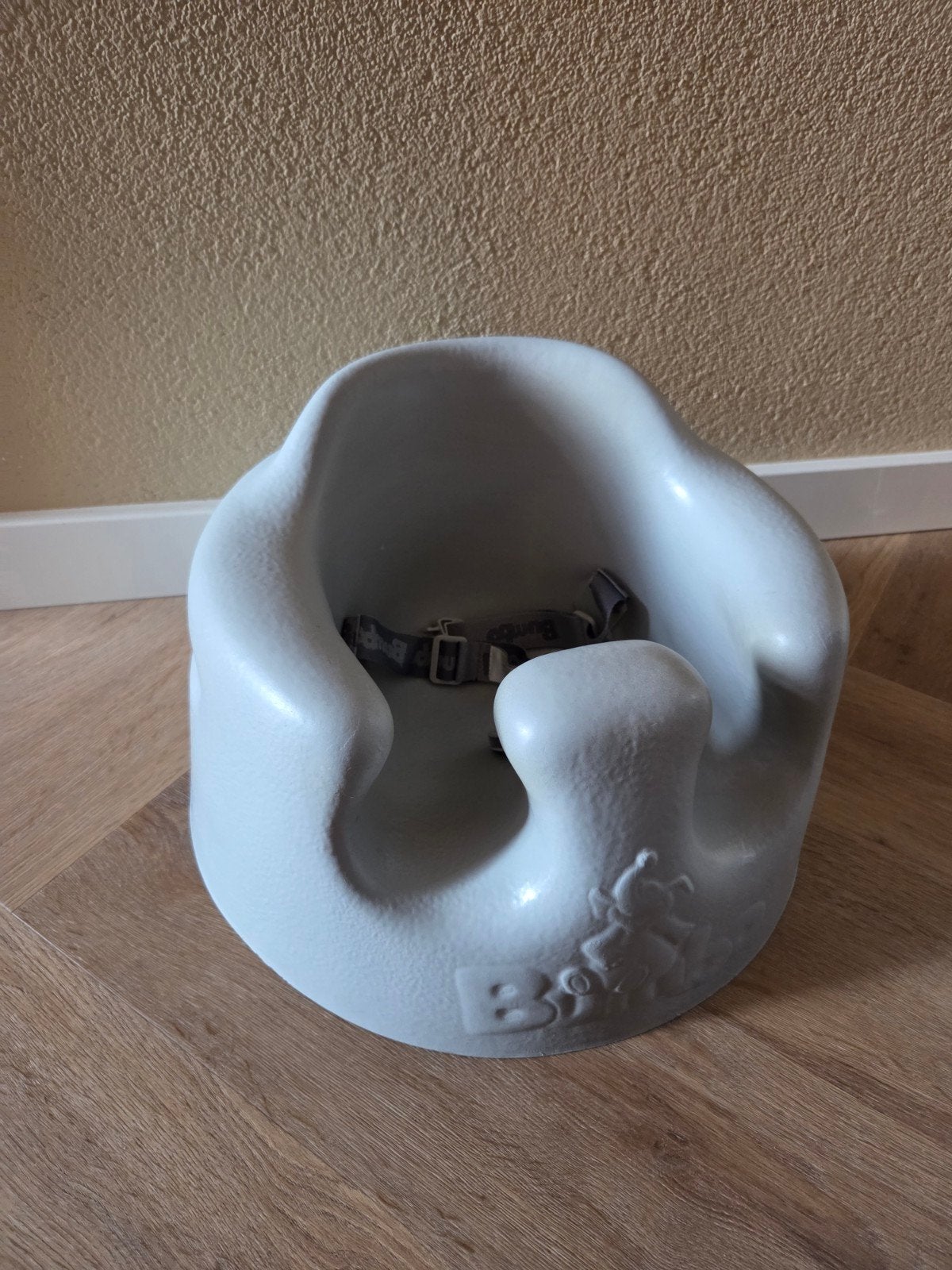 Bumbo vloerzitje met afneembaar eetblad, Ophalen, Zo goed als nieuw, Overige typen, Gordel(s)