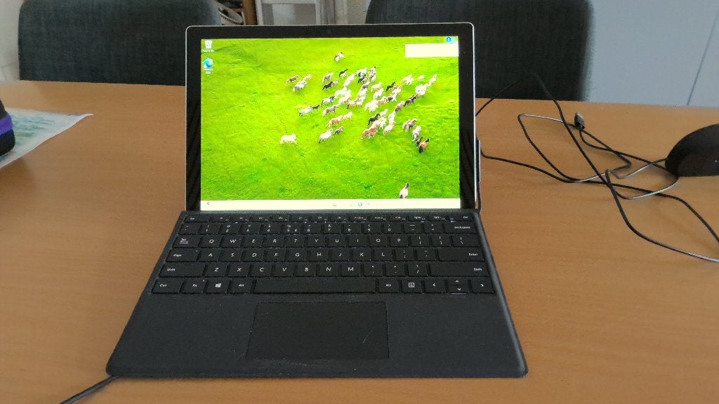 Microsoft Surface Pro 6, Ophalen, 2 tot 3 Ghz, Qwerty, Refurbished