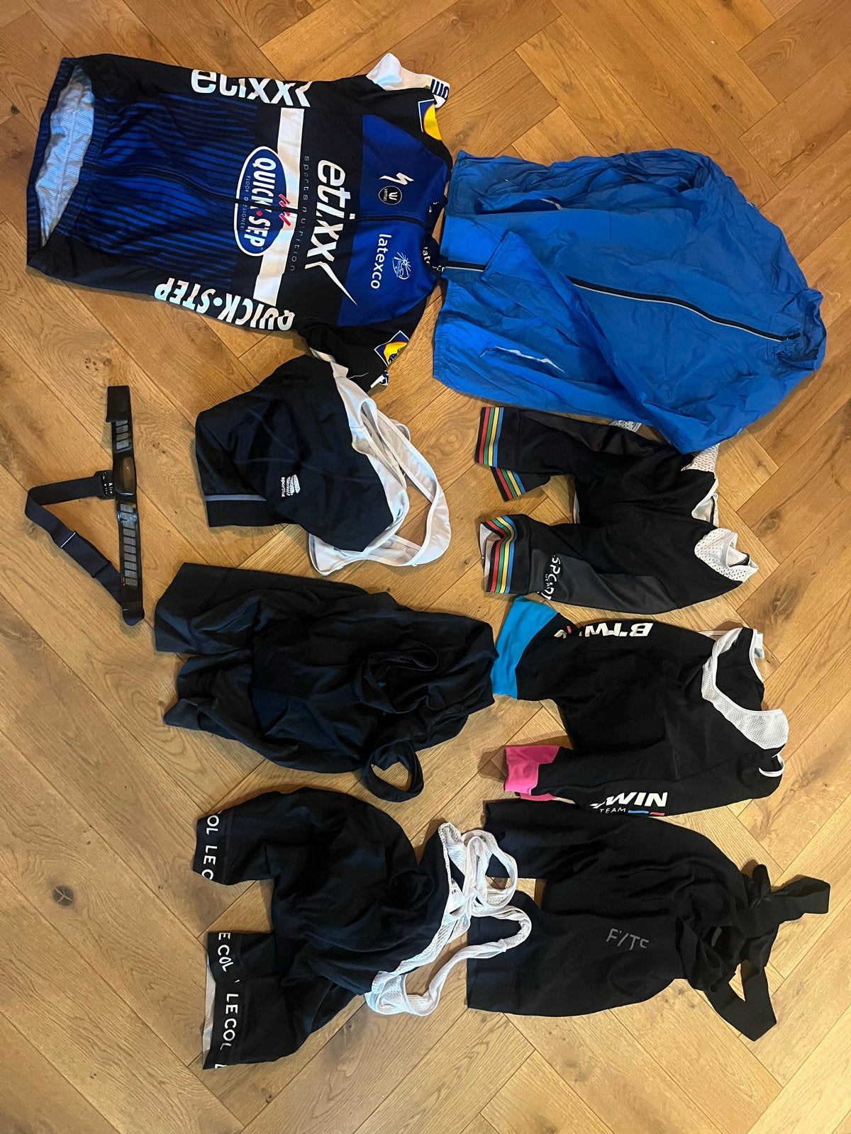 Set fietskleding: broeken, shirt, hartslagmeter en regenjack, Gebruikt, Heren, L, Onderkleding