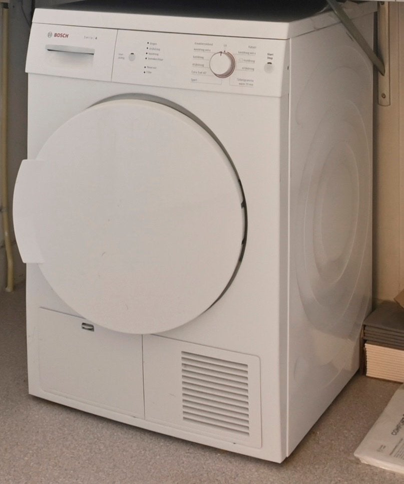 Condensdroger BOSH, Ophalen, 6 tot 8 kg, Gebruikt, 85 tot 90 cm