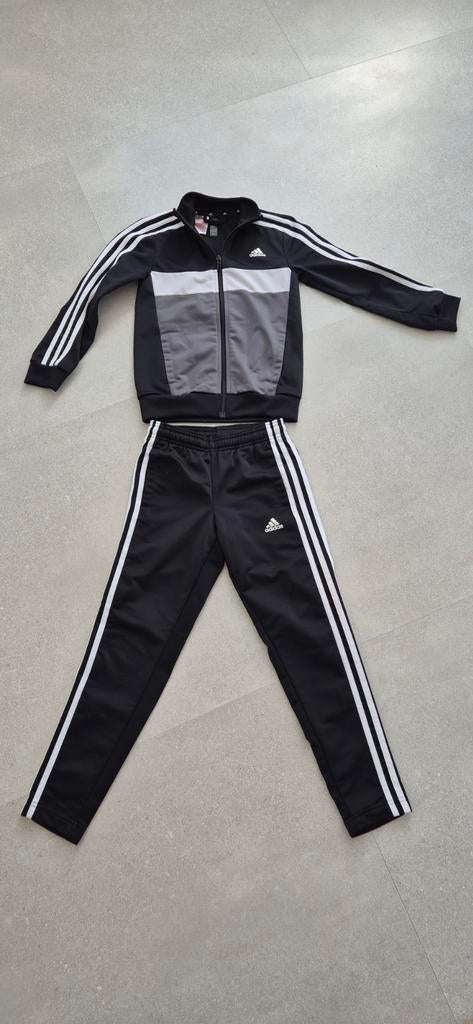 Adidas trainingspak, Ophalen, Zo goed als nieuw, Maat 128