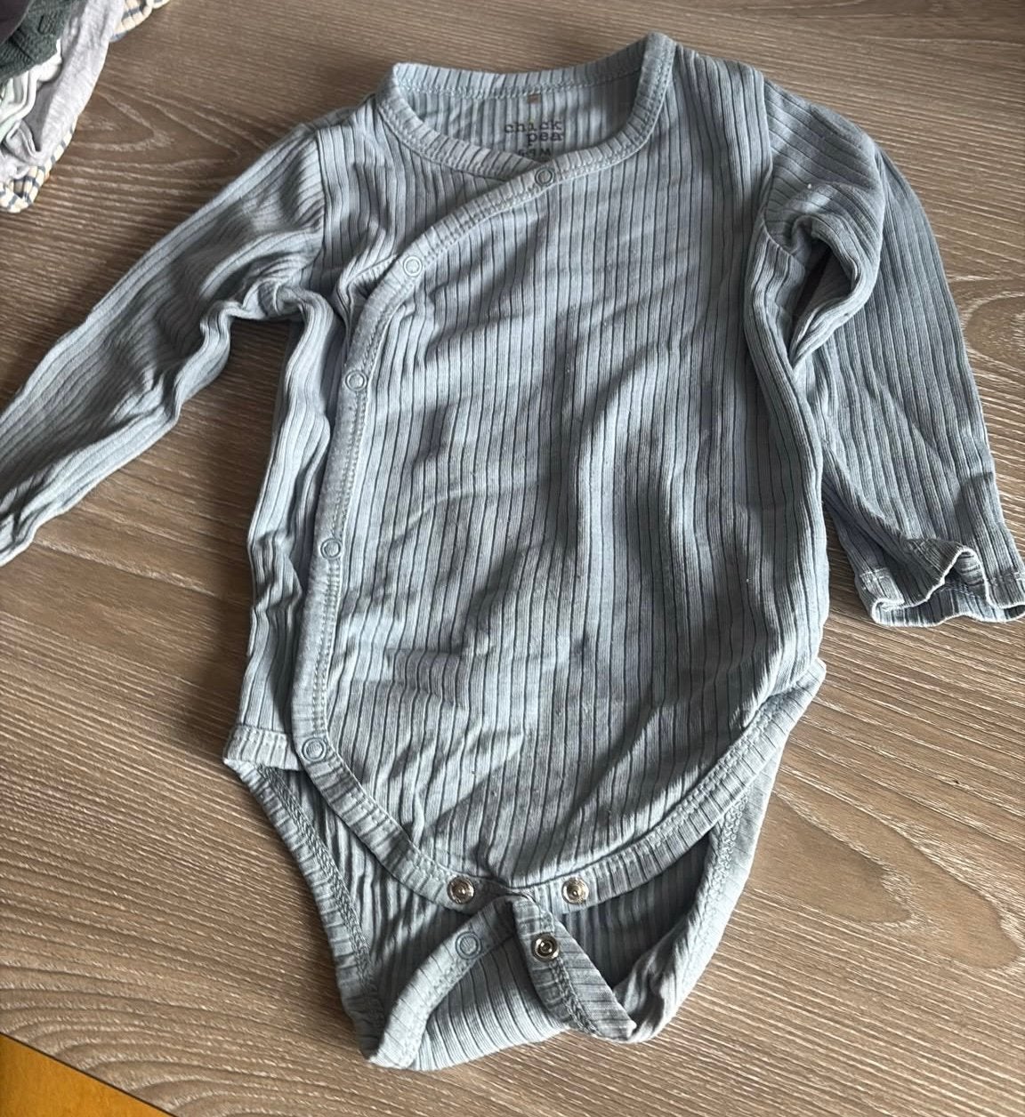 Rompertje 6-9 maanden, Ophalen of Verzenden, Zo goed als nieuw, Jongetje of Meisje, Nacht- of Onderkleding
