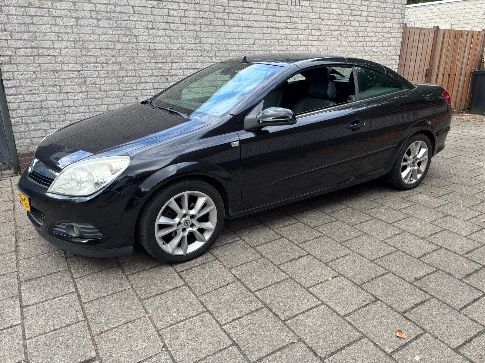 Opel Astra 1.8 16V Twintop 2007 Zwart, Auto's, 4 cilinders, Cabriolet, 4 stoelen, 1796 cc