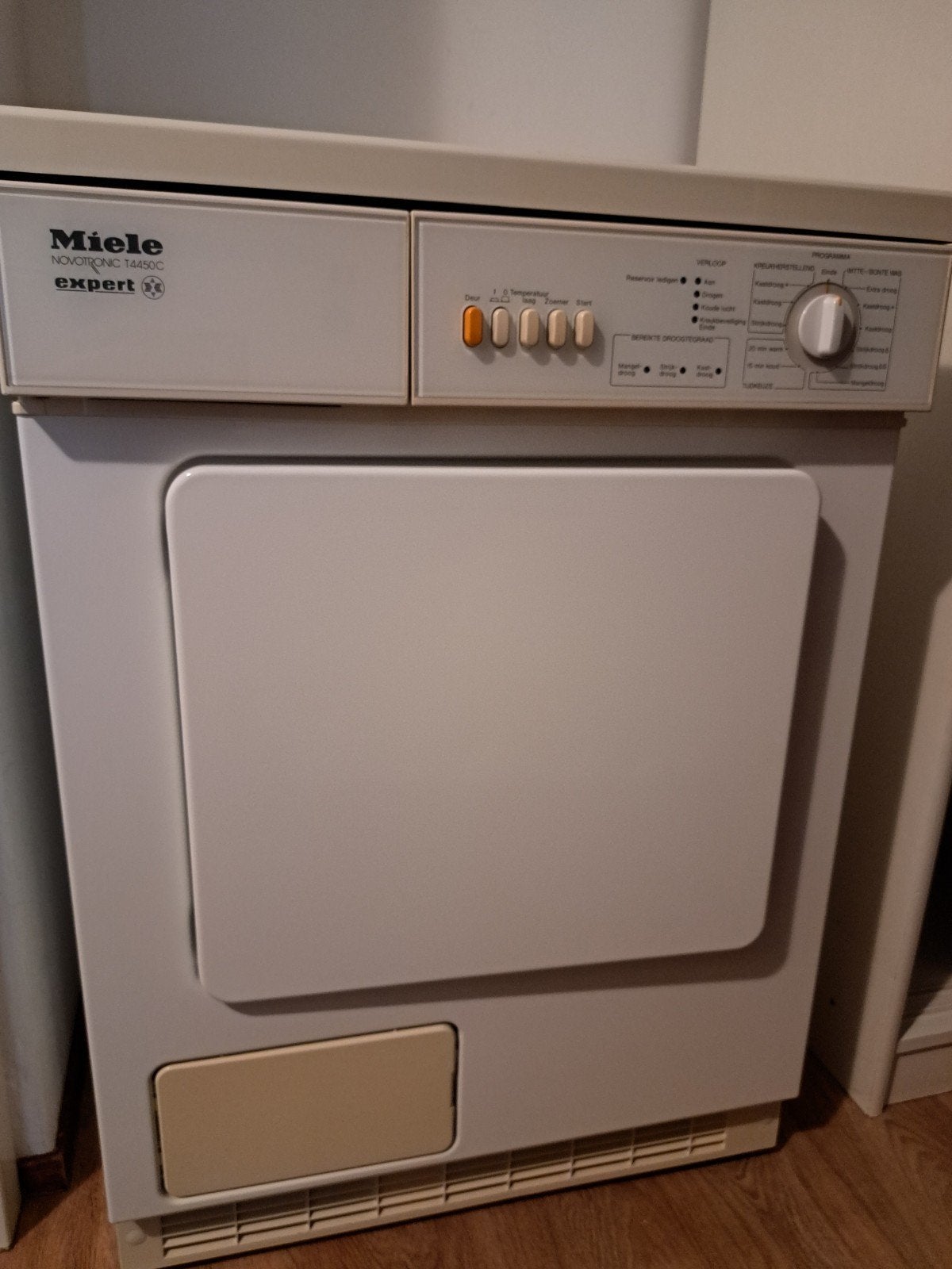 Miele Novotronic T4450C Condensdroger - Expert Serie, Ophalen, 6 tot 8 kg, Gebruikt, Voorlader