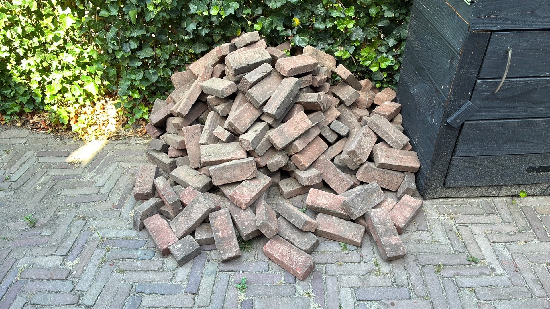 Gratis af te halen. Gebakken waaltjes, Tuin en Terras, Tegels en Klinkers, Ophalen, Zo goed als nieuw, Klinkers