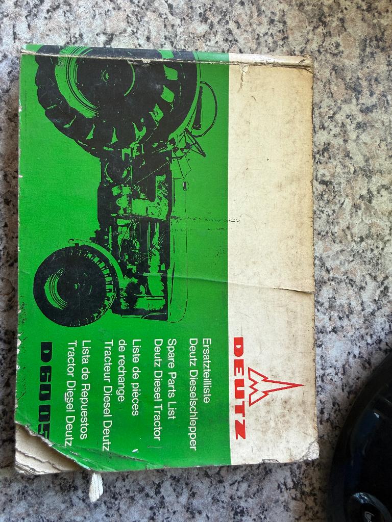 Onderdelen catalogus voor deutz d6005, Ophalen of Verzenden, Gelezen, Catalogus