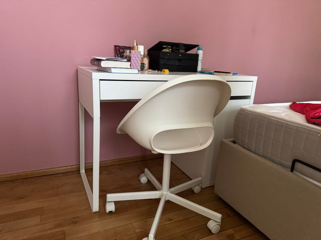 Bureau 105cm breed met stoel - Wit, Huis en Inrichting, Bureaus, Gebruikt, Computerbureau, Overige merken, Modern, Spaanplaat of MDF